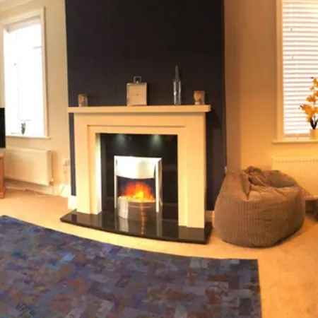 Smiley 3 Bedrooms Sleeps 6 To 8 * Filey