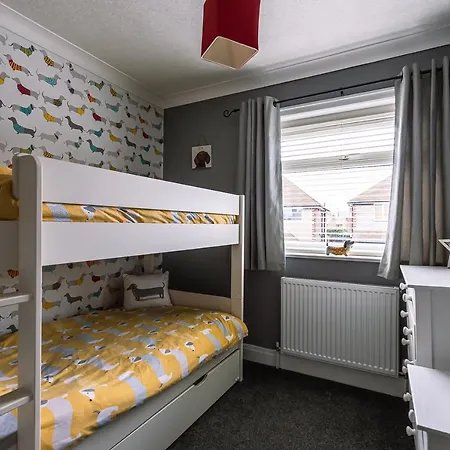 Smiley 3 Bedrooms Sleeps 6 To 8 Filey